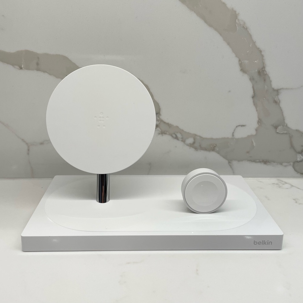 Like New! Belkin Wireless Charging Dock for iPhone & Apple Watch